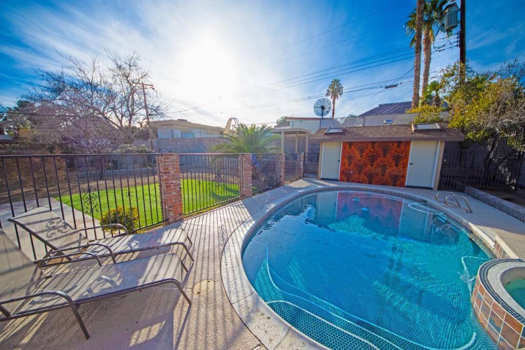 Newer Ranch With Pool And Hot Tub Near The Strip And Freemont Street. Villa Las Vegas Eksteriør billede